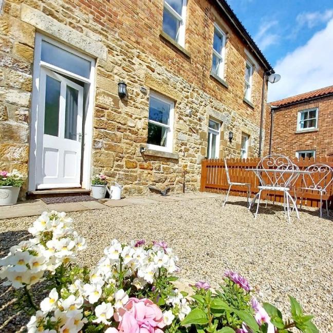 Serendipity Cottage Castleton  Extérieur photo